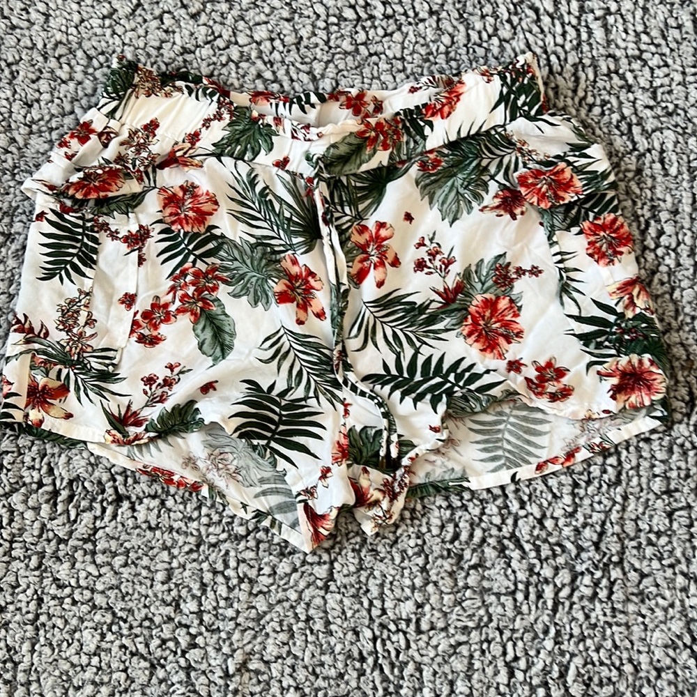 Joe B floral shorts 🌸🌺